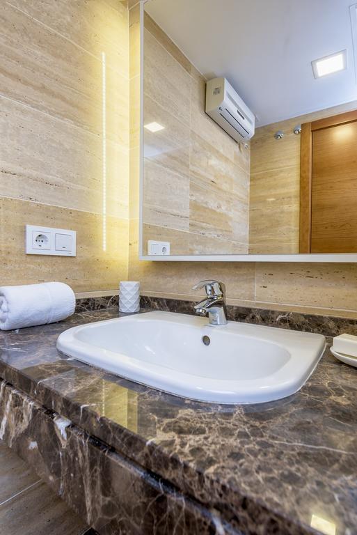 Goodplaces Larios Apartment Malaga Bagian luar foto