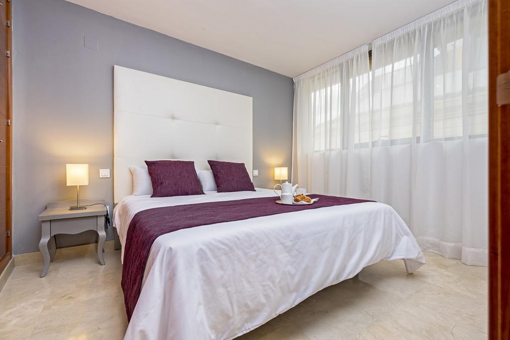 Goodplaces Larios Apartment Malaga Bagian luar foto