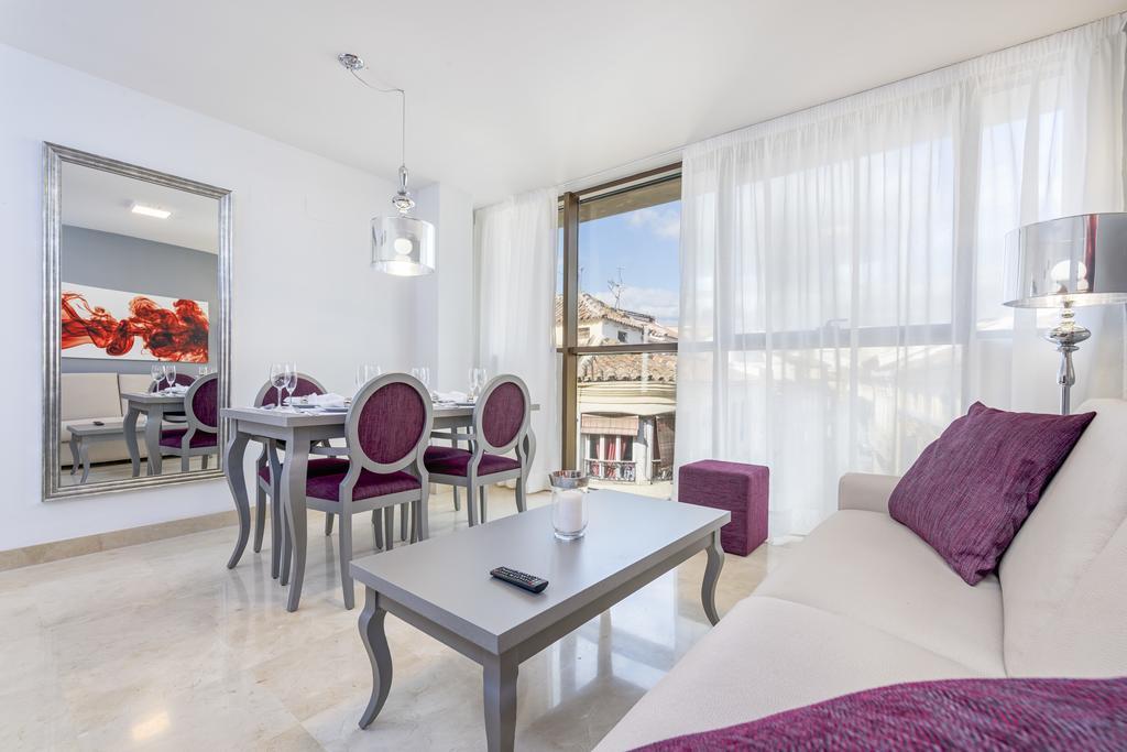 Goodplaces Larios Apartment Malaga Bagian luar foto