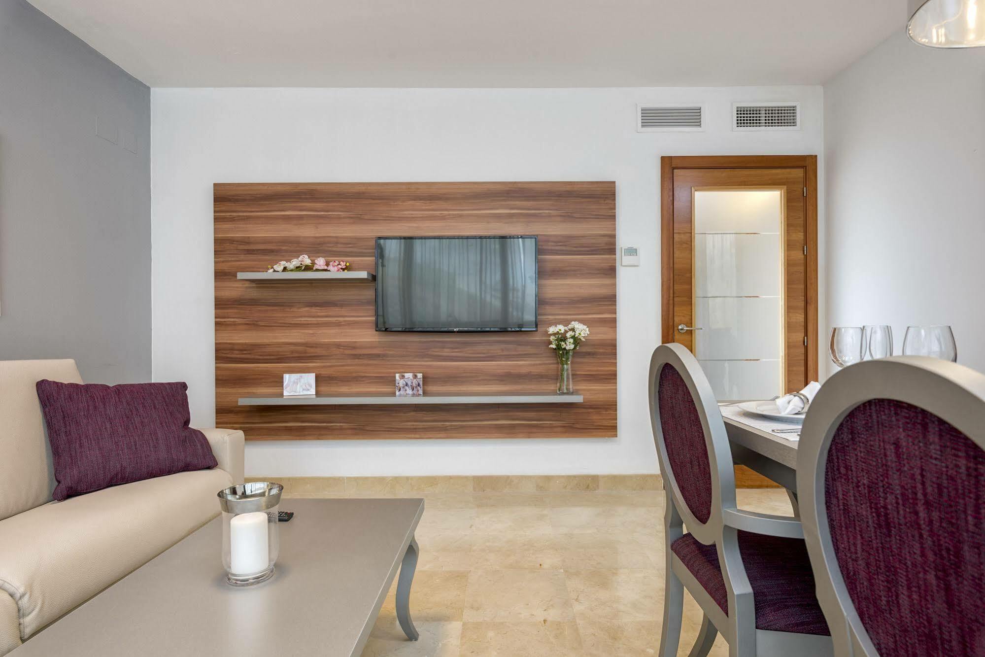 Goodplaces Larios Apartment Malaga Bagian luar foto